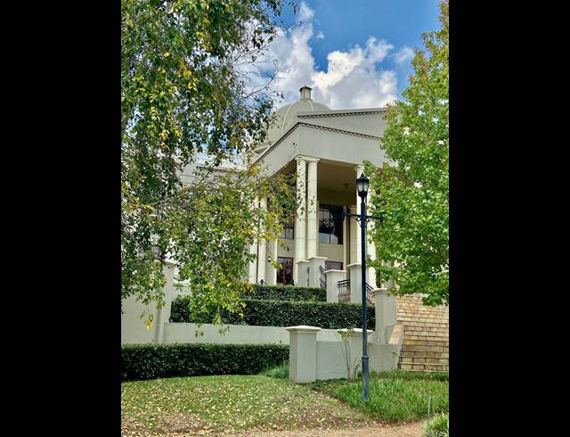 3,247M² OFFICE TO LET IN ERAND GARDENS